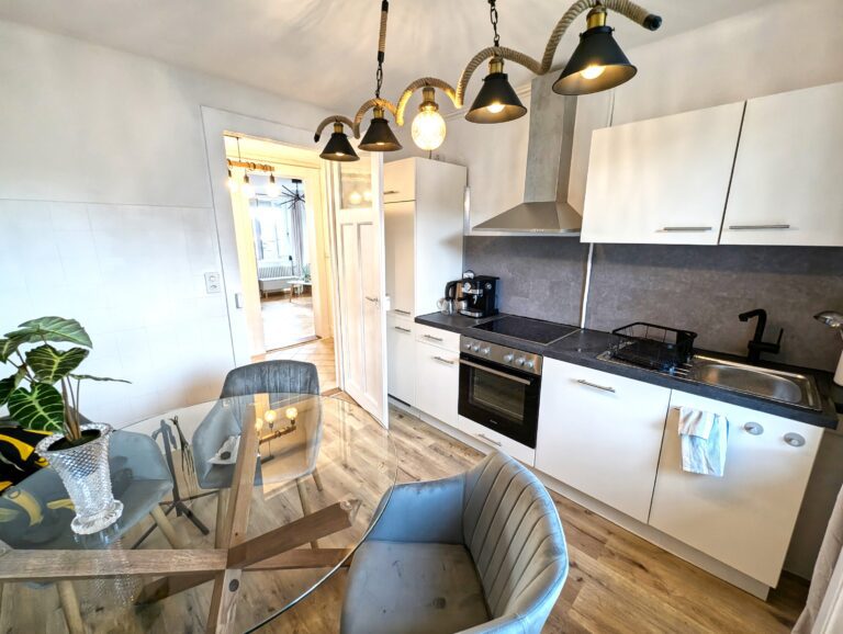 Cuisine- Les Volets-Rouges - 3.5 pièces en attique - La Tour De Peilz